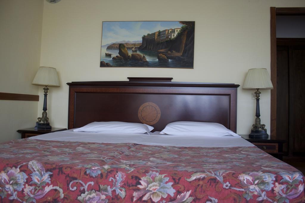 Hotel Antico Residence Roma Monterosi Zimmer foto