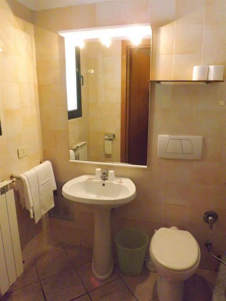 Hotel Antico Residence Roma Monterosi Exterior foto